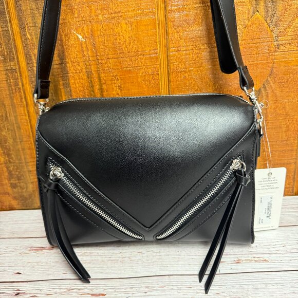 URBAN EXPRESSIONS Sophia Box Crossbody - Picture 1 of 6